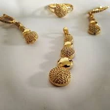 Pronetspace Product Image - Des bijoux variés en Or et en Diamants 