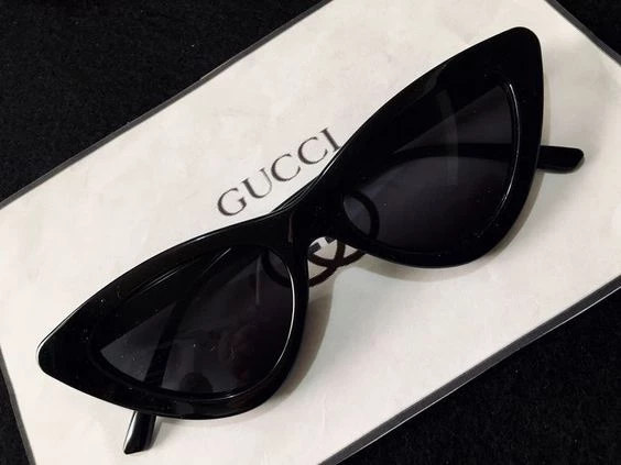 Pronetspace Product Image - Lunette de soleil Gucci