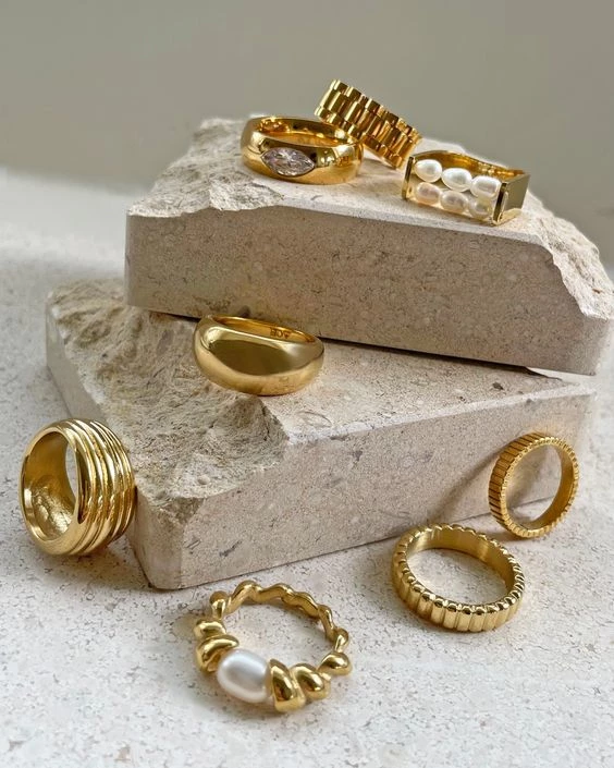 Pronetspace Product Image - Glint and Glow Jewellery presentation