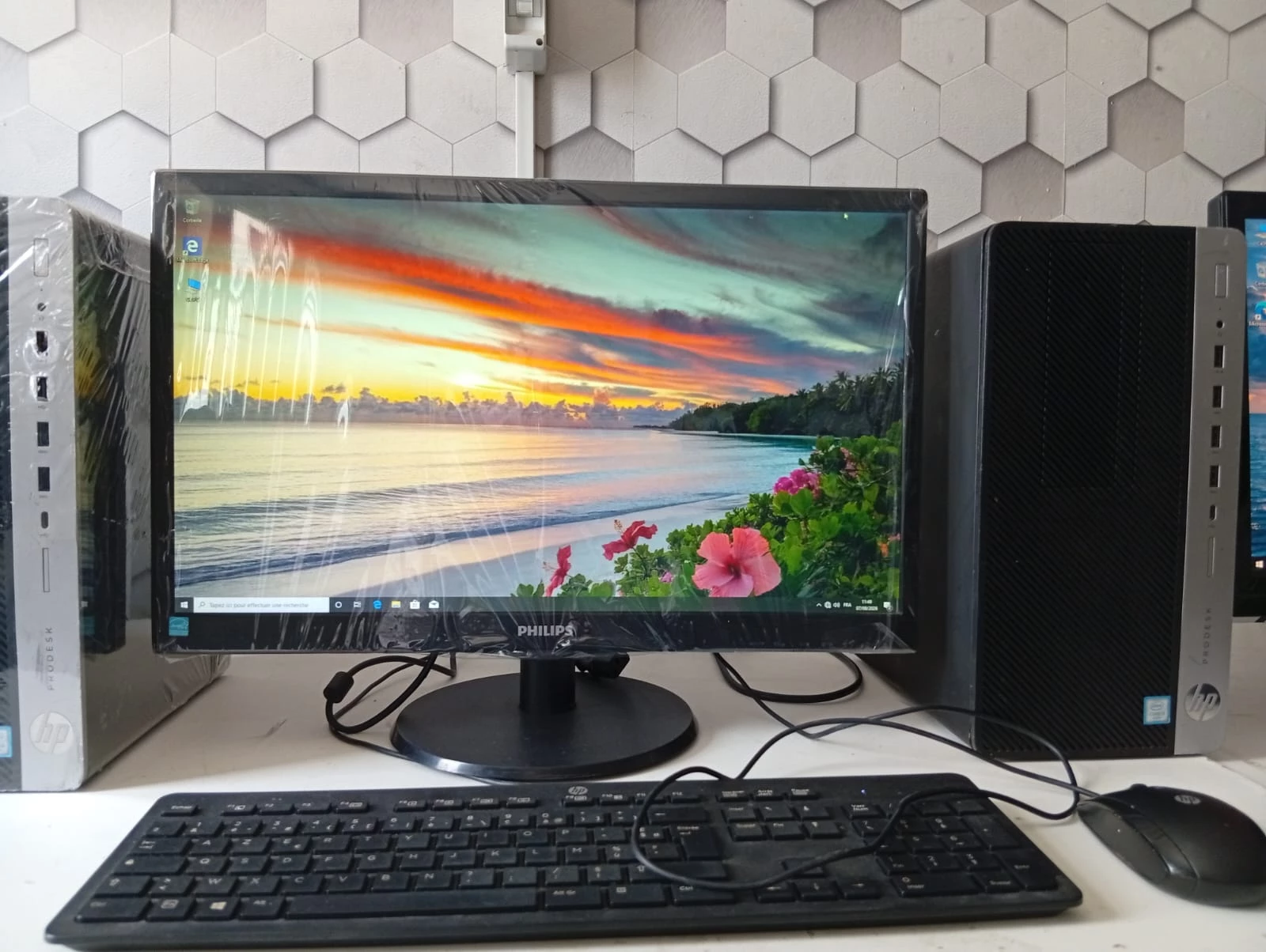 Pronetspace Product Image - PC COMPLET hp Prodesk  i3-8éme + écran 22 pousse