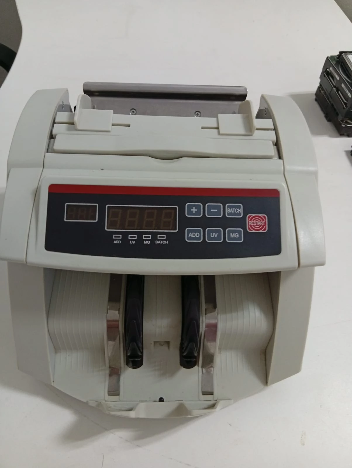 Pronetspace Product Image - Compteuse de billets professionnelle RW-618A