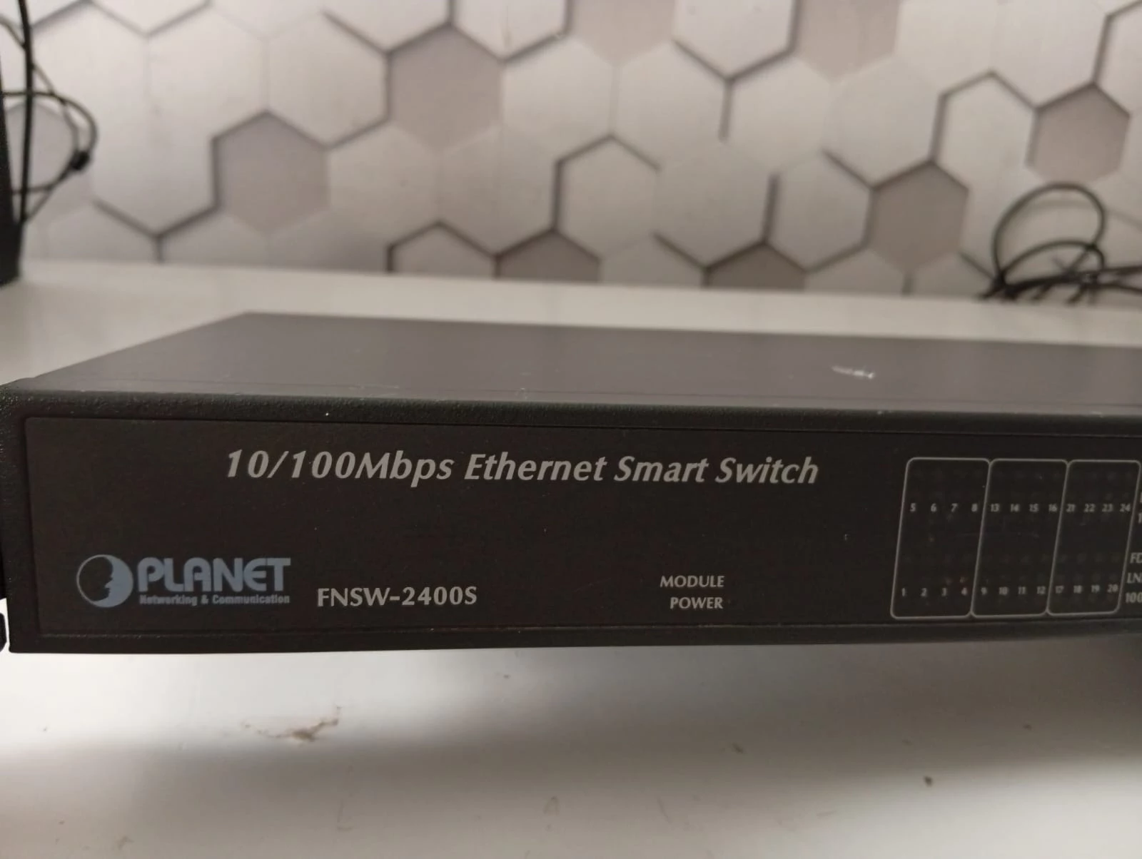 Pronetspace Product Image - Switcheur FNSW-2400S Fast Ethernet Switch